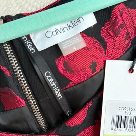 Elegant Black and Red Floral midi Dress - Picture 9 of 9